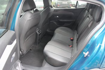 Peugeot 408 Mild Hybrid 145PS Automatik Allure Adaptiv Tempomat LED