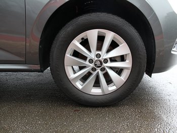 Skoda Kamiq TSI DSG Selection Kamera Klimaautomatik LED ALU 16 ZOLL Sunset Smart Link