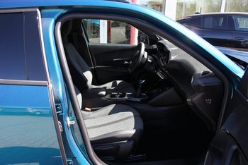 Peugeot 2008 1.2i Allure LED Wireless Sunset ALU 17 ZOLL