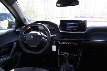 Peugeot 2008 1.2i Allure LED Wireless Sunset ALU 17 ZOLL