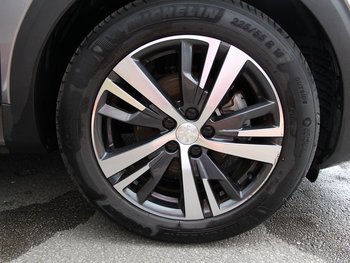 Peugeot 3008 1.2i Allure Pack Adaptiv Tempomat Navigation LED 18 ZOLL Keyless Kamera