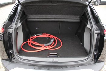 Peugeot e-2008 Elektro 136PS 50 KWH Allure LED SmartLink Tempomat 11KW