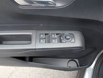 Ford Tourneo Courier 1.0 125PS Titanium Kamera Klimaautomatik