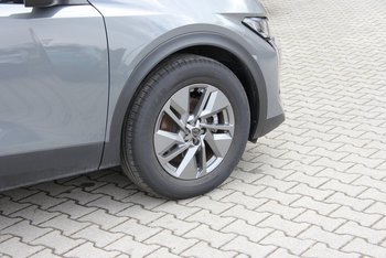 Peugeot 408 Mild Hybrid 145PS Automatik Allure Adaptiv Tempomat LED