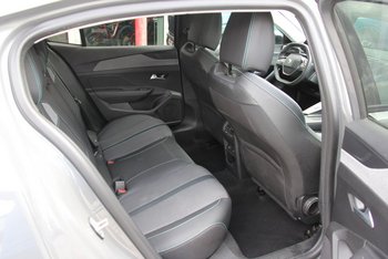 Peugeot 408 Mild Hybrid 145PS Automatik Allure Adaptiv Tempomat LED