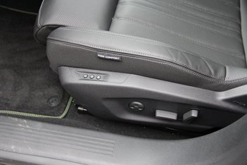 Peugeot 408 1.6e HYBRID GT Schiebedach Leder Nappa FULL-LED Night Vision