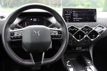 DS Automobiles DS3 1.2i 131PS Performance Line LED NAV 17Zoll