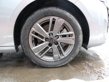 Peugeot 308 SW1.2i Style Adaptiv Tempomat Navi LED 16 ZOLL