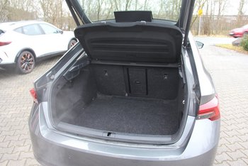 Skoda Octavia TSI DSG 150PS Selection LED Kamera ALU Sunset Smart Link Lichtsensor Lordose wireless