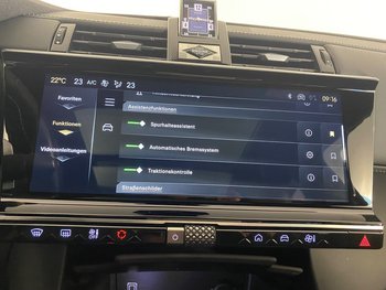 DS Automobiles DS7 Plug in Hybrid 299PS Allrad OPERA Panoramadach Sitz & Scheibenheizung Memory Leder Nappa