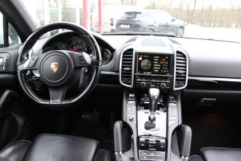 Porsche Cayenne 3.0d 245PS Platinium Edition Panoramadach Luftfederung Adaptiv Sitze Sitzbelüftung