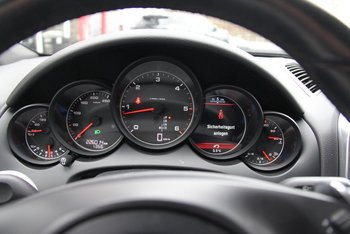 Porsche Cayenne 3.0d 245PS Platinium Edition Panoramadach Luftfederung Adaptiv Sitze Sitzbelüftung