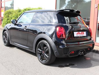 Mini Cooper S 2.0i 192PS JCW Panorama LED Scheinwerfer Sitzheizung Wireless
