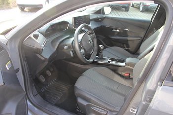 Peugeot 208 1.2i 100PS Allure LED Klimaautomatik Sunset