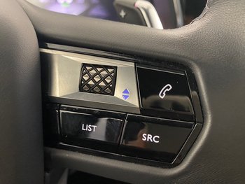 DS Automobiles DS7 Plug in Hybrid 299PS Allrad OPERA Panoramadach Sitz & Scheibenheizung Memory Leder Nappa