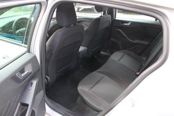 Ford Focus Turnier 1.0 155PS ST-LINE LED Adaptiv Tempomat CAM 17ZOLL