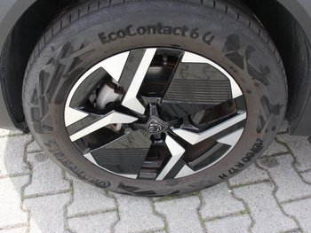 Peugeot 2008 1.2i Allure Navigation Tom Tom LED 17 ZOLL