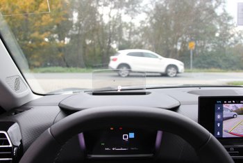 Citroen C4 1.2i 131PS MAX Schiebedach Head up Display LED Navigation 360 Grad Kamera