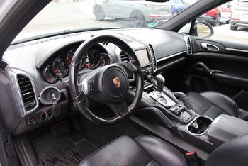 Porsche Cayenne 3.0d 245PS Platinium Edition Panoramadach Luftfederung Adaptiv Sitze Sitzbelüftung