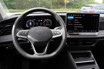 VW Tiguan 2.0 TDI 150PS LIFE LED Winterpaket CAM