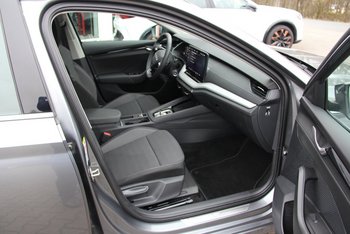 Skoda Octavia TSI DSG 150PS Selection LED Kamera ALU Sunset Smart Link Lichtsensor Lordose wireless