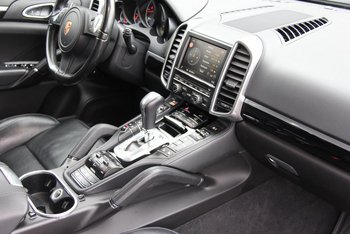 Porsche Cayenne 3.0d 245PS Platinium Edition Panoramadach Luftfederung Adaptiv Sitze Sitzbelüftung