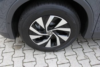 VW Tiguan 2.0 TDI 150PS LIFE LED Winterpaket CAM
