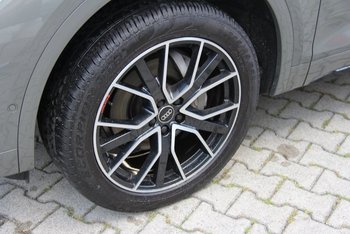 Audi Q5 Sportback 40 TDI Quattro S-Line Black Edition MATRIX Sitzheizung Ass-Paket Stadt & Tour