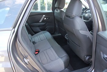 Citroen C4 1.2i 131PS PLUS LED Navigation Tom Tom Kamera ALU 18 ZOLL