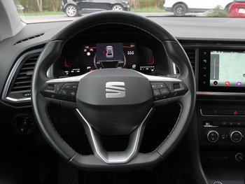 Seat Ateca 1.5 TSI DSG Style VOLL-LED Adaptiv Tempomat NAVI Kamera ALU 18 ZOLL