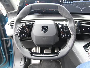 Peugeot 5008 1.2i 145PS GT FULL-LED 7 Sitze Sitzheizung 19ZOLL