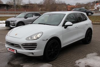 Porsche Cayenne 3.0d 245PS Platinium Edition Panoramadach Luftfederung Adaptiv Sitze Sitzbelüftung
