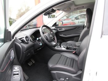 MG EHS 1.5 T-GDI HYBRID 258PS Luxury Panoramadach LED NAVI-Link Sitzheizung CAM ALU 17 ZOLL
