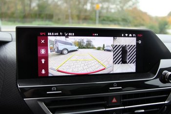 Citroen C4 1.2i 131PS MAX Schiebedach Head up Display LED Navigation 360 Grad Kamera