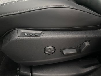 DS Automobiles DS7 Plug in Hybrid 299PS Allrad OPERA Panoramadach Sitz & Scheibenheizung Memory Leder Nappa