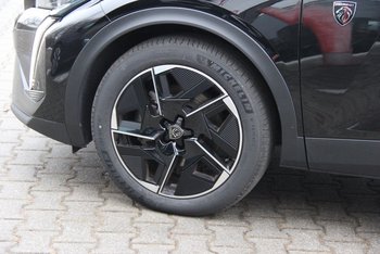 Peugeot 408 1.6e HYBRID GT Schiebedach Leder Nappa FULL-LED Night Vision