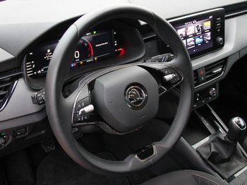 Skoda Scala TSI 115PS Facelift Selection ALU Sunset Smart Link Lichtsensor Virtual Cockpit wireless Link NSW