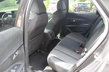 Peugeot 3008 1.2i Allure Navigation LED 18 ZOLL Keyless Kamera