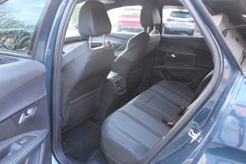 Peugeot 3008 HYBRID (PHEV) 181PS Allure LED NAVI Kamera Adaptiv Tempomat 19 ZOLL