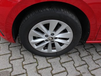 Skoda Scala TSI 115PS Facelift Selection ALU Sunset Smart Link Lichtsensor Virtual Cockpit wireless Link NSW