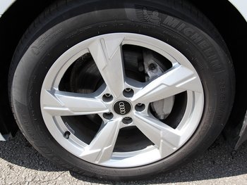 Audi A6 Avant 40 TDI Quattro SPORT Standheizung CAM LED NAV AHK!