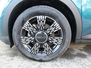 FIAT 600 1.2 Mild Hybrid 145PS Automatik LED wireless CAM 17ZOLL