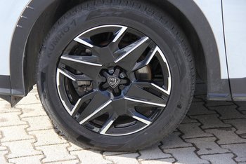 Peugeot 5008 1.2i 145PS GT FULL-LED 7 Sitze Sitzheizung 19ZOLL