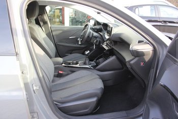 Peugeot 208 1.2i 100PS Allure LED Klimaautomatik Sunset