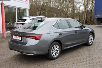 Skoda Octavia TSI DSG 150PS Selection LED Kamera ALU Sunset Smart Link Lichtsensor Lordose wireless