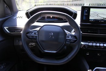 Peugeot 3008 1.2i Allure Navigation LED 18 ZOLL Keyless Kamera