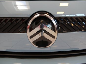 Citroen C3 Elektro MAX LED Sunset Wireless Charging 17 ZOLL