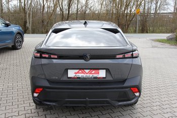 Peugeot 408 Mild Hybrid 145PS Automatik Allure Adaptiv Tempomat LED
