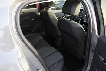 Peugeot 208 1.2i 100PS Allure LED Klimaautomatik Sunset