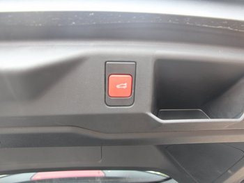 Peugeot 5008 1.2i 145PS GT FULL-LED 7 Sitze Sitzheizung 19ZOLL